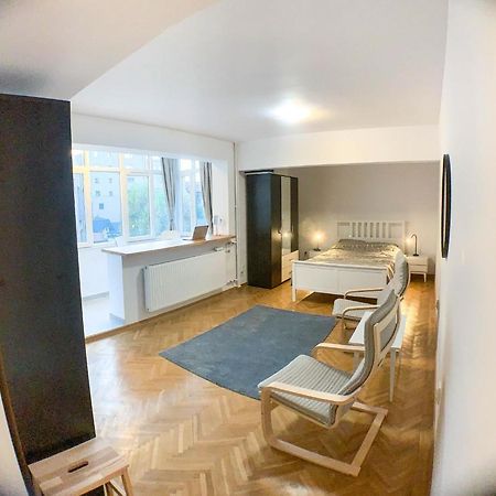 Luterana Studio Apartment Бухарест Экстерьер фото