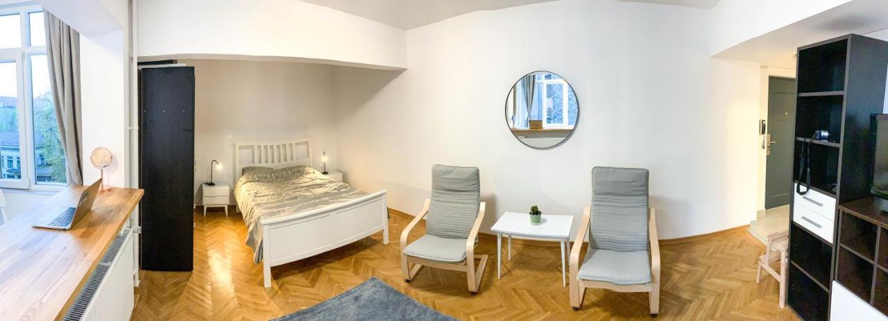 Luterana Studio Apartment Бухарест Экстерьер фото